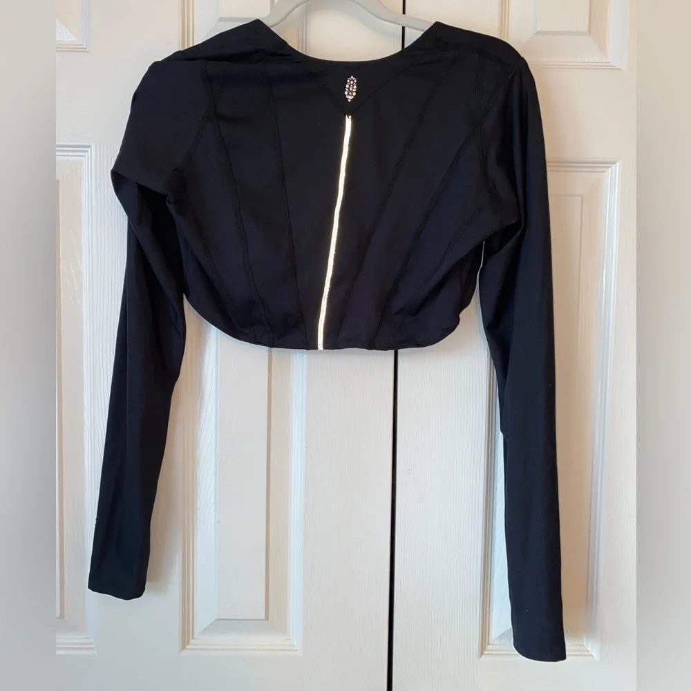 Free People Movement Free Style Shrug Thumb Holes ✨ Worn Once✨ Very Flattering!